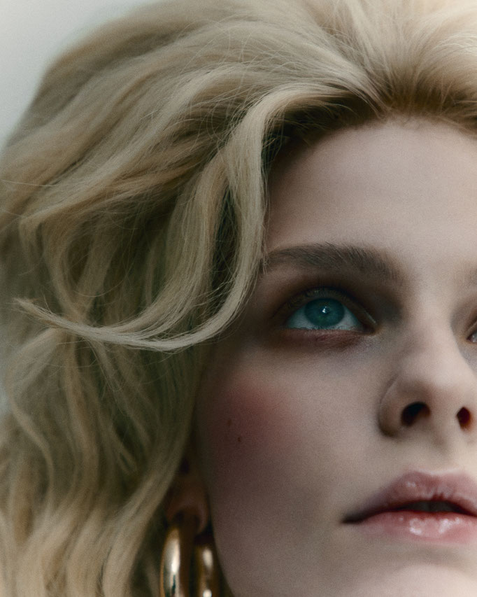 Vogue Portugal by Matthieu Delbreuve styling Ensergio Alvarez model Feya Hair Tymoty Nasty set design Alexia Arnould Mua Amélie Moutia