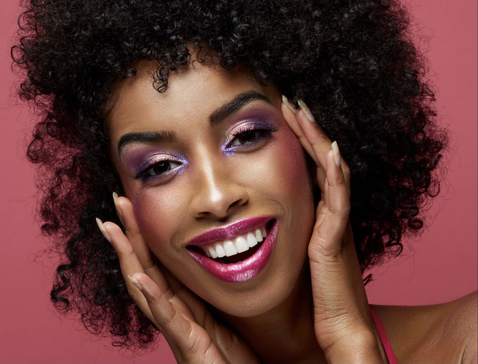 Fotograaf: Sacha van Manen- Model: Naomi Delgado - Make-up & hair: Jacqueline Huijssoon