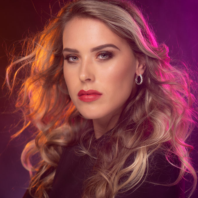 Fotograaf: Dianne Mathieu-Bos-Model: Romy van Boxtel- Make-up & Hair:  Jacqueline Huijssoon