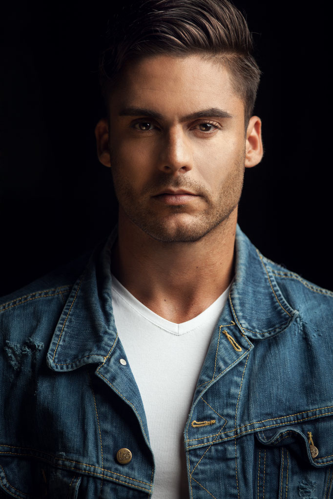 Fotograaf: Dustin Elzinga- Model: Rico Mallee- Agency: Mix Models-Make-up & hair: Jacqueline Huijssoon