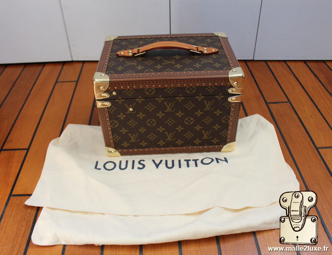 Vanity - boîte à flacon - M21828   Finition (série) : Lozine claire (1er serie)   Prix du neuf chez louis vuitton : 5 500 euros