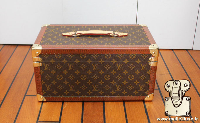 Vanity - boîte bouteille et miroir - M21822  Louis Vuitton vintage. 