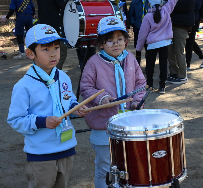 横浜カラーチームのドラムとフラッグでミニ演技を体験し、みんなで合わせる楽しさと達成感を感じられました！
