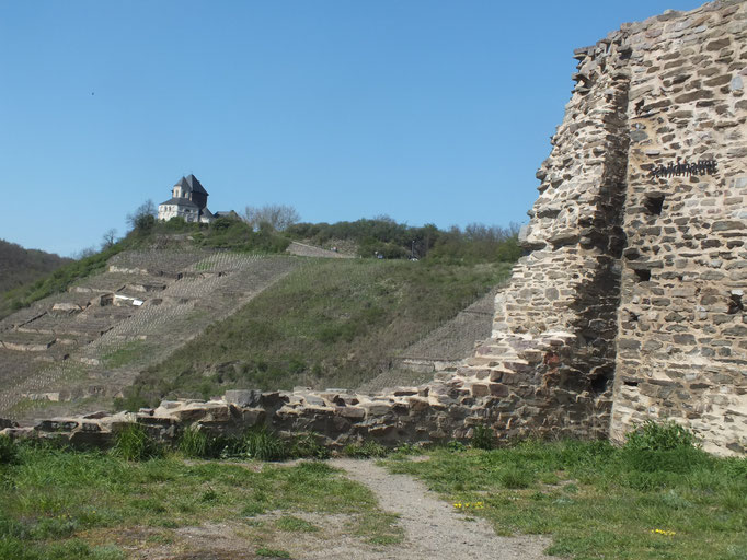 Blick von der Niederburg auf die Matthiaskapelle