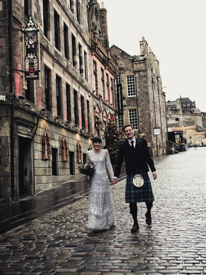 covid weddings edinburgh royal mile