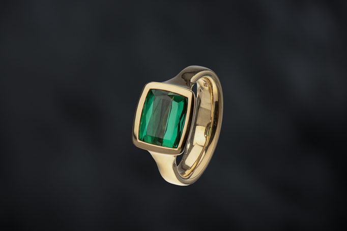 Produktnummer 9063 - 750/- Gelbgold, Turmalin, grün