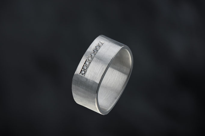 Produktnummer 9020 - 925/- Silber, graue Brillanten