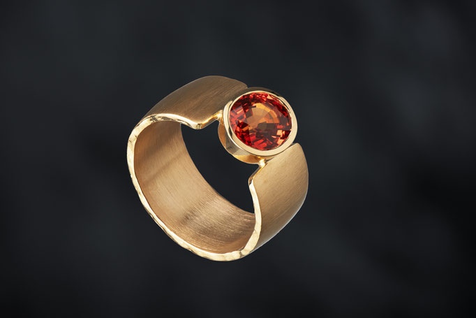 Produktnummer 2053 - orangefarbener Safir, 750/- Gelbgold