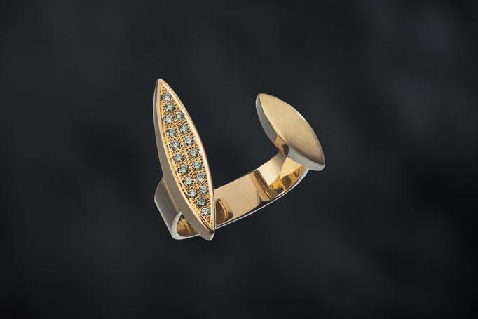 Produktnummer 3121 - grüne Brillanten, 750/- Gelbgold
