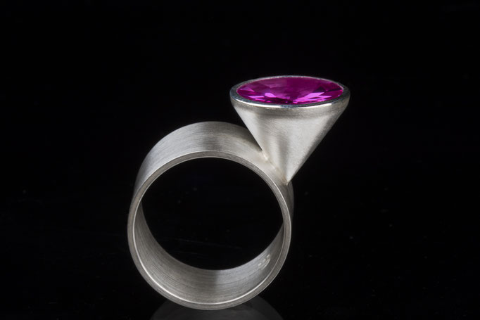 Produktnummer 1397 - 925/- Silber, synthetischer Korund