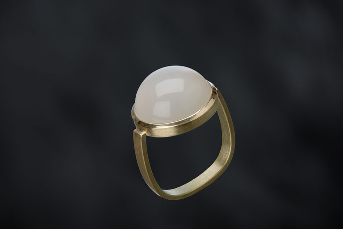 Produktnummer 2139 - 750/- Gelbgold, Mondstein