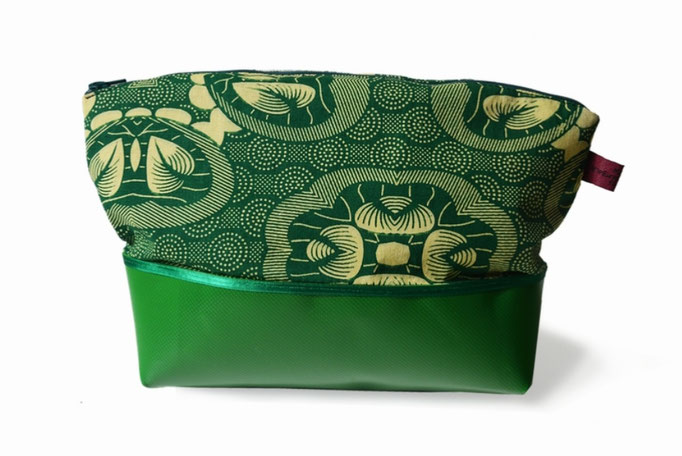 Kulturtasche "Wiesengrün": 35,00 €.
