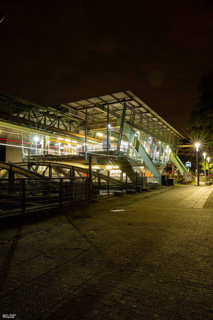 Schwebebahnhaltestelle Zoo/Stadion