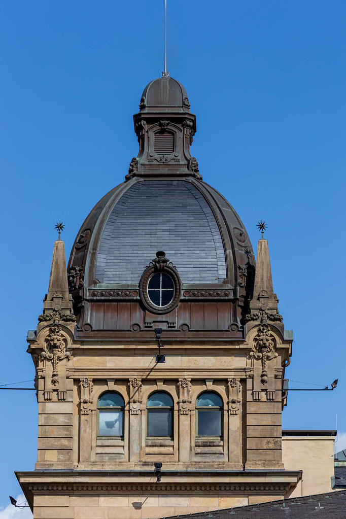 Turm der Wuppertaler Stadthalle