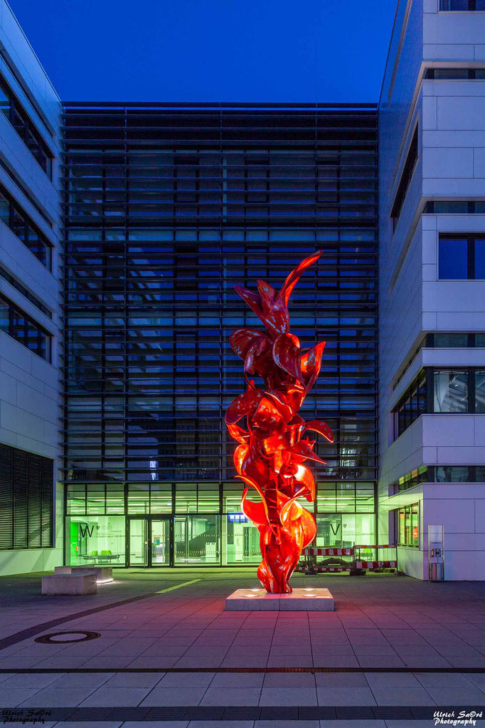 Tony Cragg Skulptur Zum Licht an der Bergischen Universität
