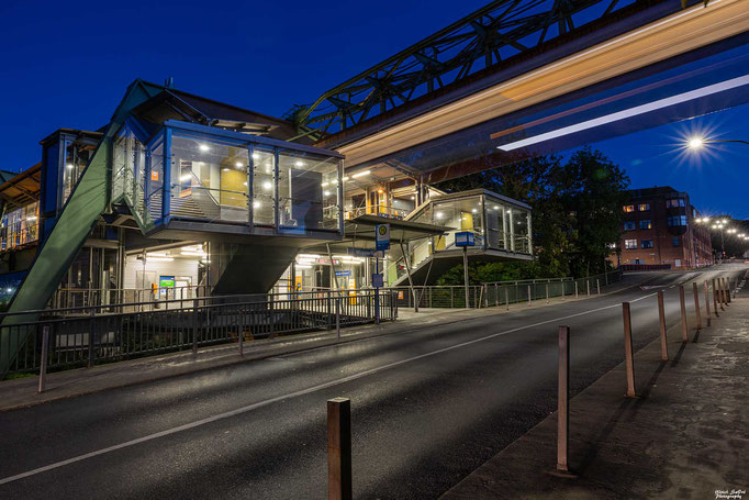 Ausfahrt Schwebebahnhaltestelle Wupperfeld