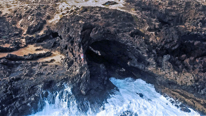 Die Höhle von der Meerseite