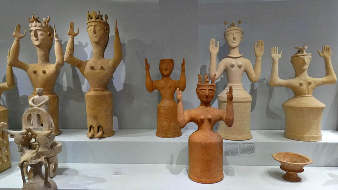 Archäologisches Museum Heraklion - Götterfiguren aus Gazi (1300–1100 v. Chr.) 