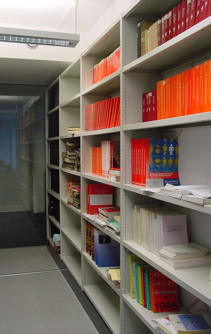 Gebrauchte Regale - für Archiv, Schachteln, Ware, Bücher, Ordner, Kleinteillager, Archivierung. lagerconsulting.at 