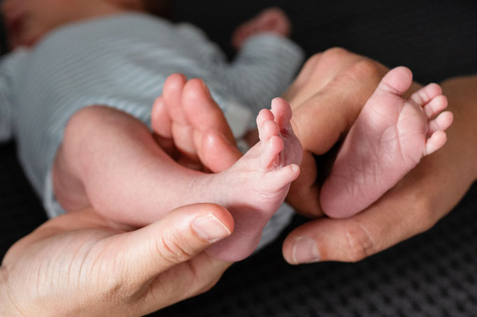 Willkommen kleines Wunder - natürliche Neugeborenenfotos - Birgit Marzy Photographie