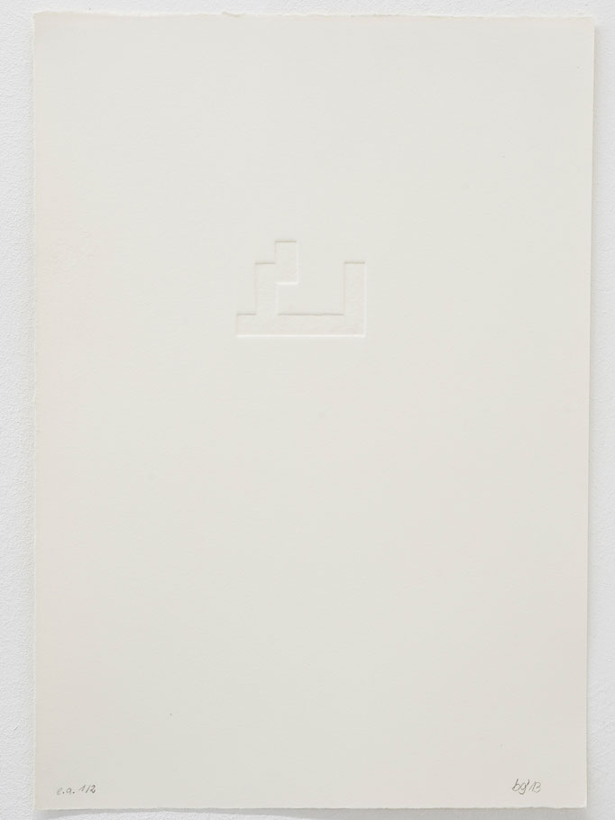 Beate Gärtner | Block I | 2013 | Prägedruck auf Büttenpapier |  38,5x26,5cm | Foto@Bracht Fotografie