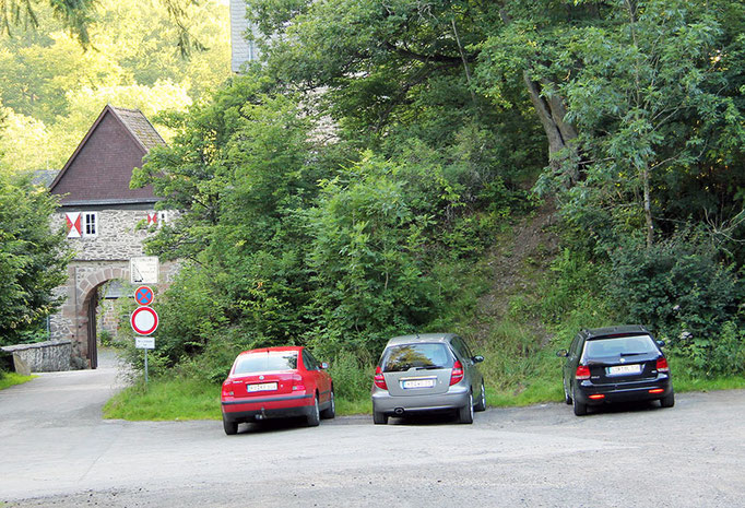 Parkplatz am Burgfelsen