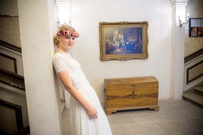 "Nori" - zweiteiliges  Hochzeitskleid mit Spitzenjäckchen und Tüllrock