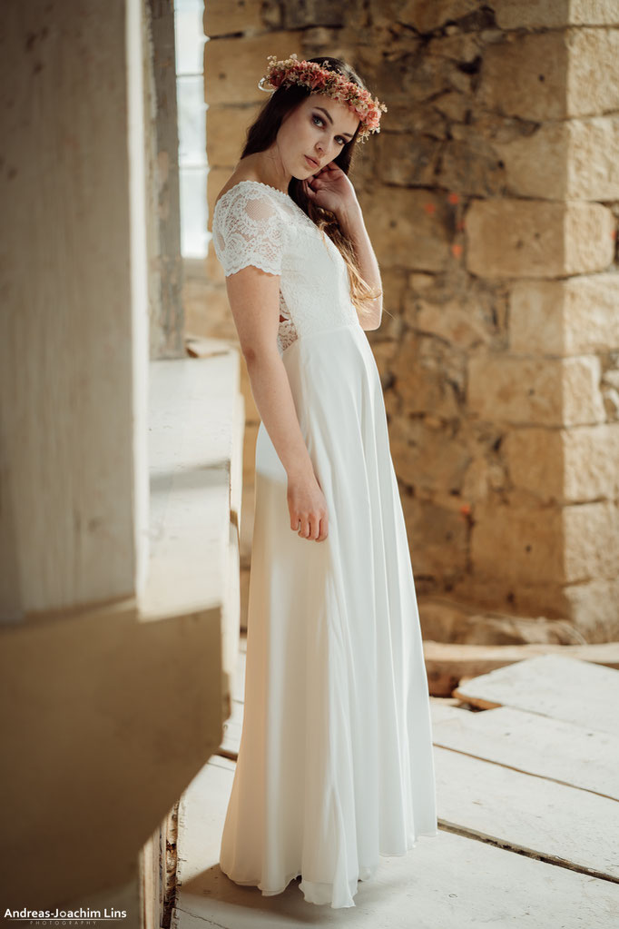 "Hiko" - romantisches Brautkleid mit Spitze