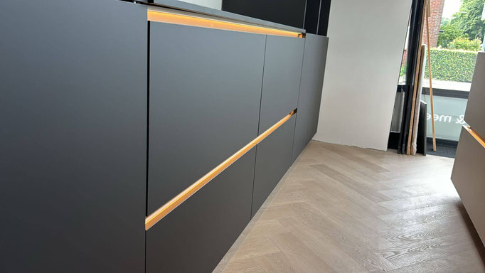keukenwinkel-keukenzaak-keukenshowroom-hendrik-ido-ambacht-dms-keukens-17