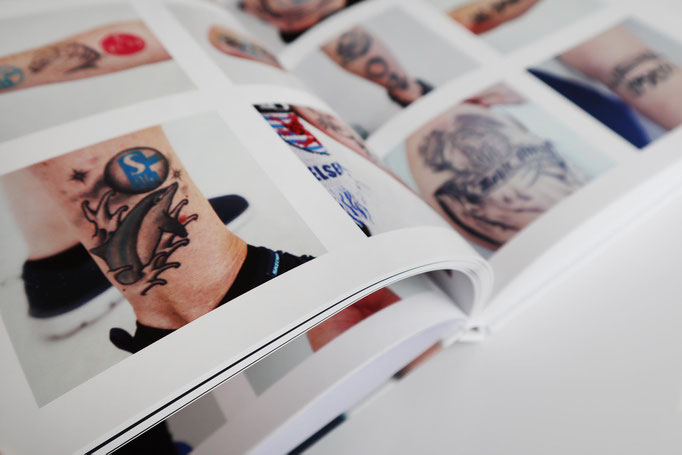 Tattookunst und Schlaker Fankultur - dokumentiert im Bildband »Ein LEBEN LANG – Schalke unter der Haut«