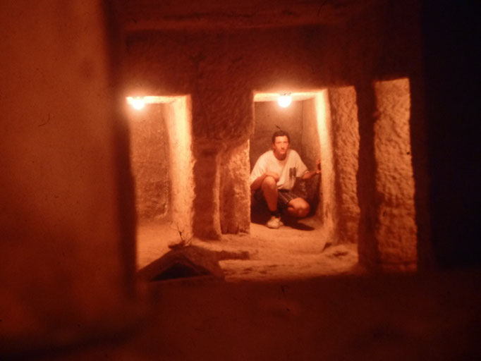 Casmaras subterraneas de la piramide de Micerino,Giza, El Cairo.