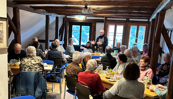Die gut besuchte Versammlung wurde von Thomas Eckardt geleitet