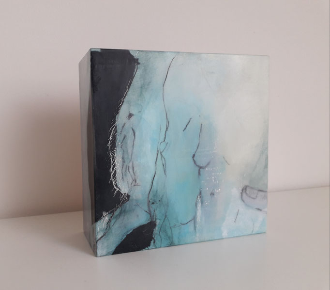 74 Mixed Media Holzkörper 15x15x6 cm