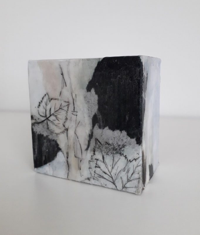 05 Mixed Media Holzkörper 10x10x6 cm