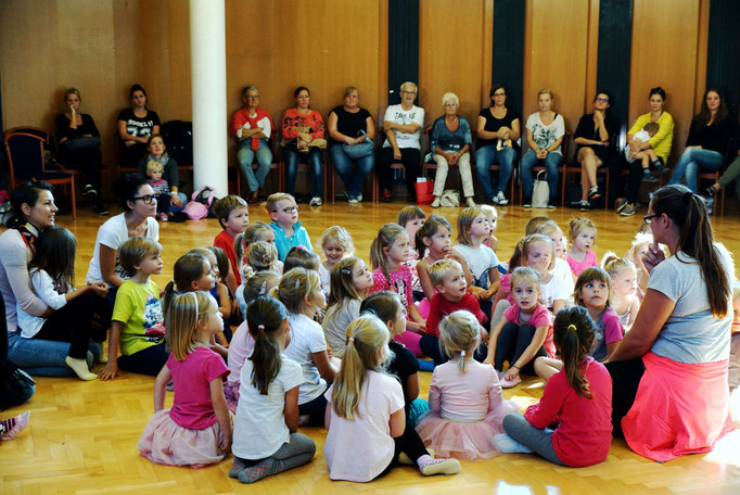 Schnuppertag Kreativer Kindertanz