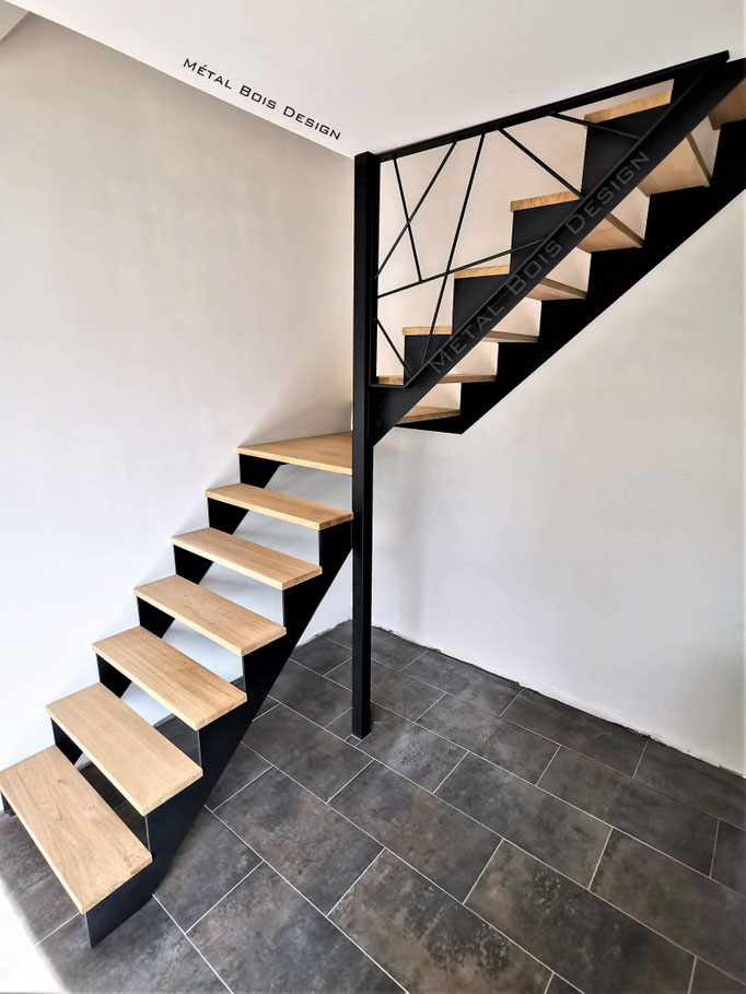Escalier sur mesure acier et chêne un quart tournant