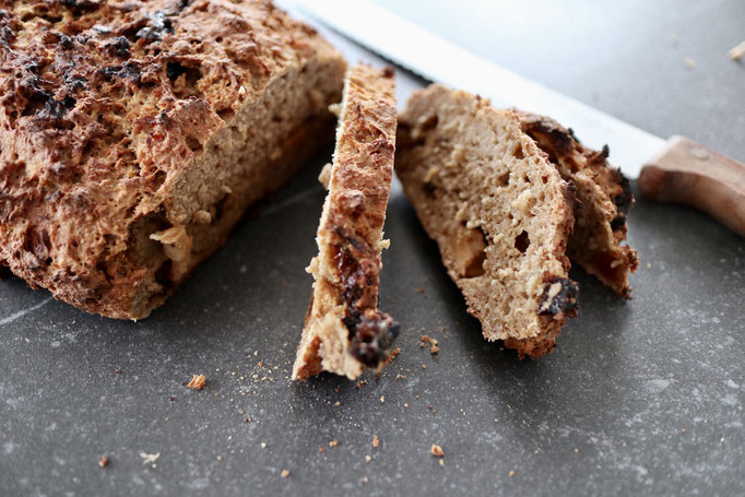 Früchte Kraftklotz - leckeres Früchtebrot