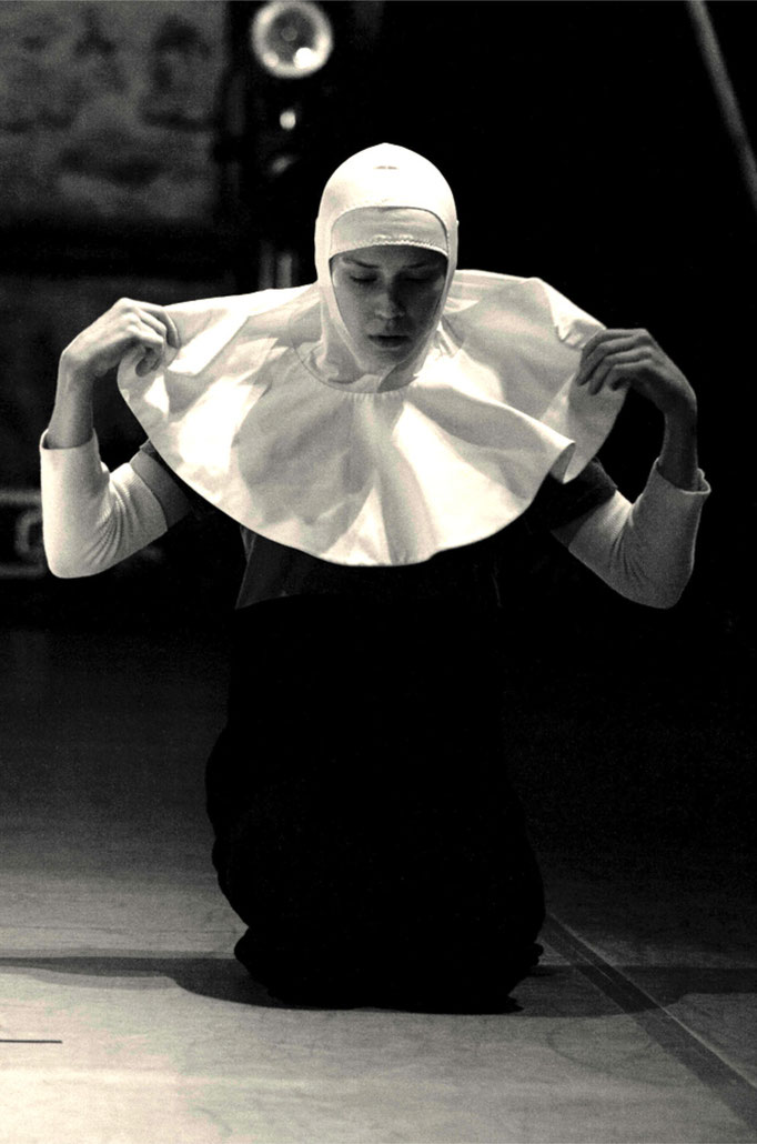 "Joanna Tentata" - choreography: Teet Kask - dancers: Mareike Franz, Lihito Kamiya_03