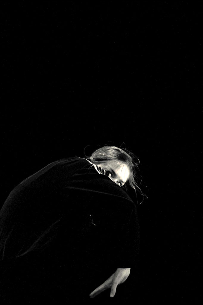 "Joanna Tentata" - choreography: Teet Kask - dancers: Mareike Franz, Lihito Kamiya_01