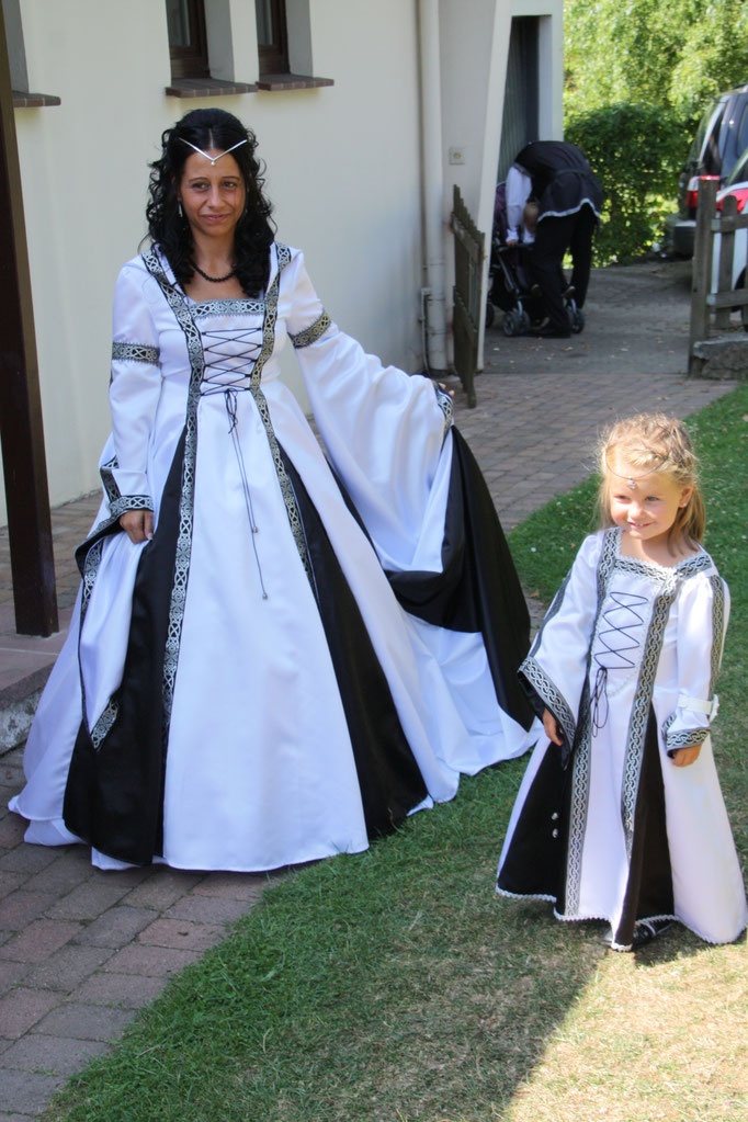 Mittelalter - Fashion, Brautkleid ASTRYD - keltisch ...