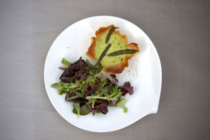 Mädchenvöllerei Pi mal Butter Foodblog Saarland Saarlouis Spargel Quiche Mangoldsalat