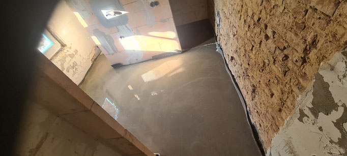 BTK Tegelzetters Venlo - cementdekvloer smeren - badkamer te Simpelveld