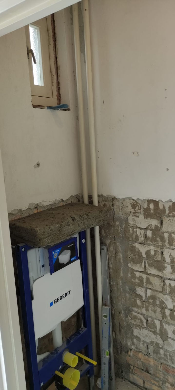 BTK Tegelzetters Venlo - tegelwerk toilet te St Odiliënberg