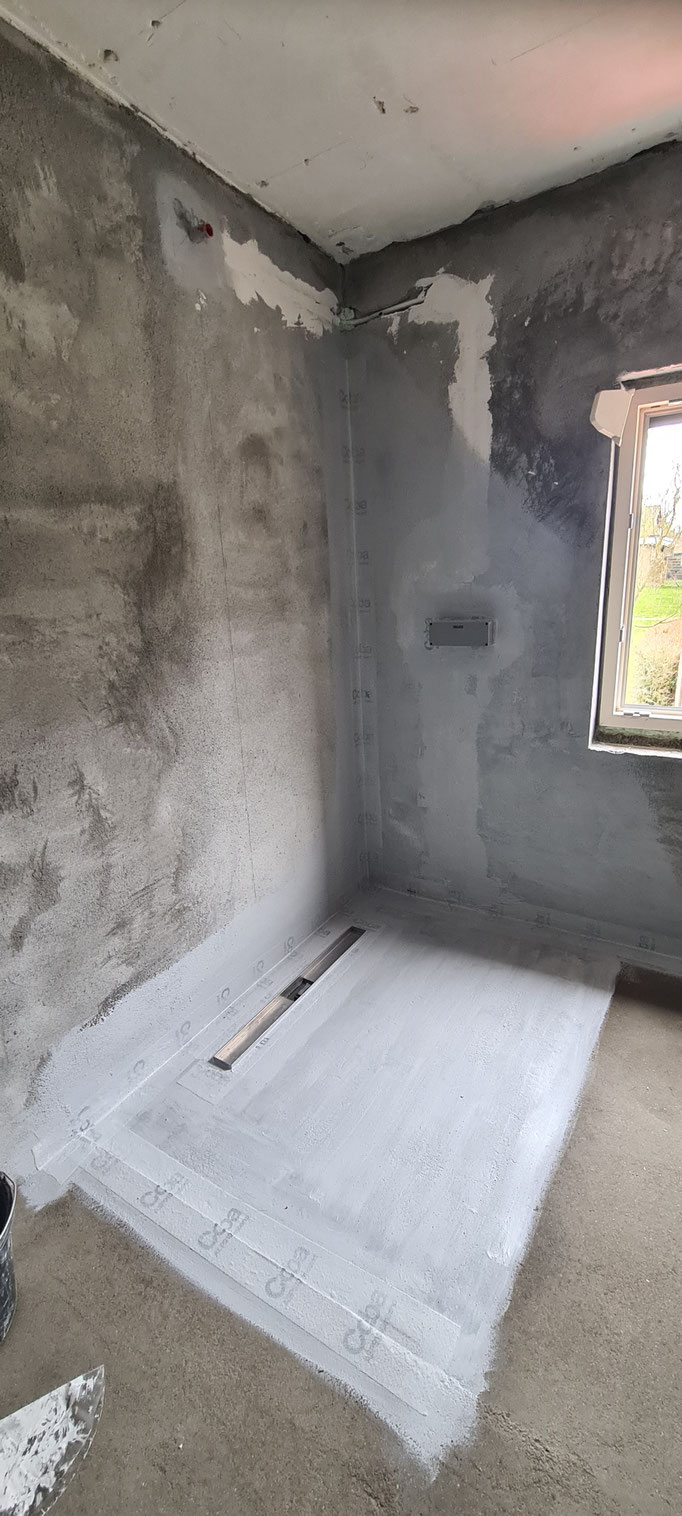 BTK Tegelzetters Venlo - renovatie badkamer te Herkenbosch - kimmen