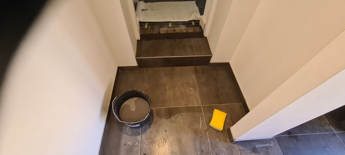 BTK Tegelzetters Venlo - tegelplinten plaatsen - badkamer te Simpelveld