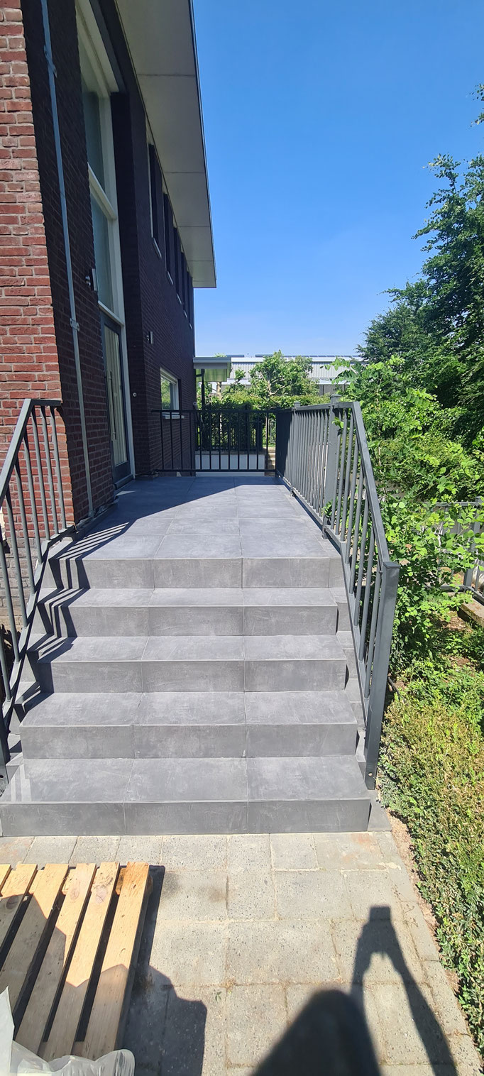 BTK Tegelzetters Venlo - trap en bordes te Venlo