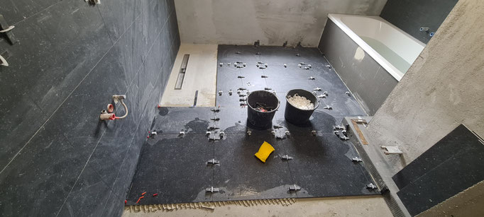 BTK Tegelzetters Venlo - renovatie badkamer te Herkenbosch - tegelwerk vloer