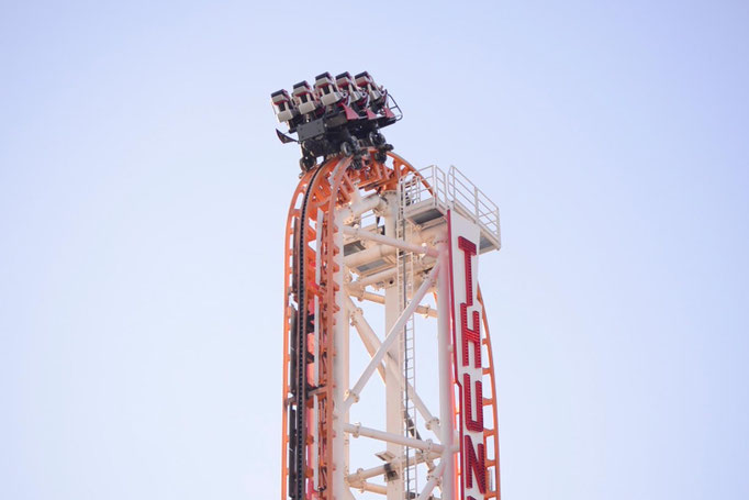 photographie d'art fête foraine montagne russe grand 8 couleur ciel parc attraction coney island
