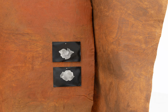 Detel Aurand / Claudia Hausfeld, The Air in Between, 2024-25, installation view. Courtesy of the artists, photo: Sisters Lumière