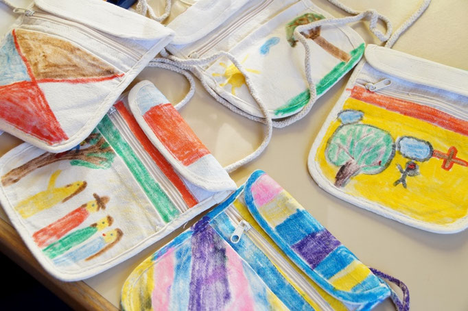 Die Kinder gestalteten Zachäus-Geldbeutel